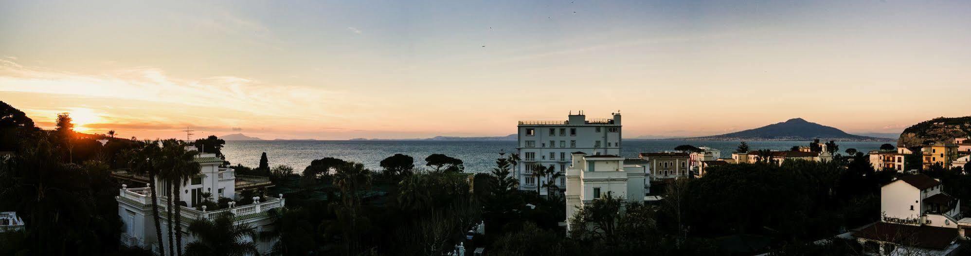 Hotel Crawford Sant'Agnello Exterior foto